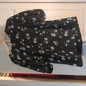 Black floral ruffle sleeve blouse